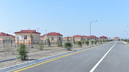 Baş nazirin müavini məcburi köçkünlərlə görüşüb - FOTOLAR