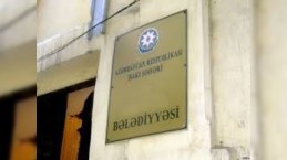 Qaraçuxurda bələdiyyə sakinlərə “borc bildirişləri” paylayır
