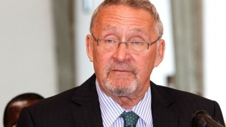 Ağ siyasətçi “qara” ölkədə prezident oldu