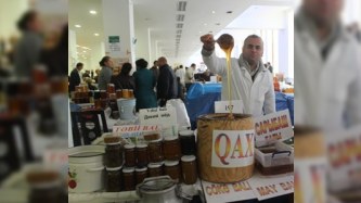 Bakıda bal yarmarkasının son günü - 1 kq bal alana 1 kq da hədiyyə edildi 