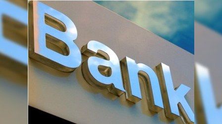 Bağlanmaq təhlükəsi olan banklar AÇIQLAMA verdilər