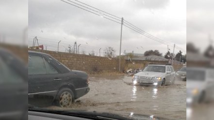 Yağış Bakıya problemlər gətirdi: işıq, qaz, kanalizasiya - Bəs cavabdeh qurumlar nə deyir? - FOTOLAR