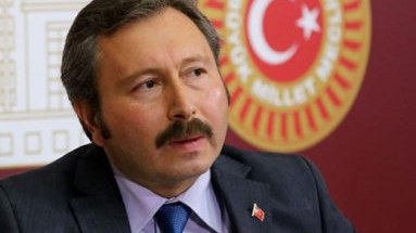 Hakim partiyadan istefa verən deputat yeni partiya qurdu