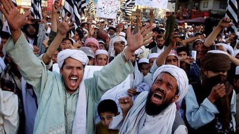 “Quran”ı təhqir edən ərlə-arvad yandırıldı