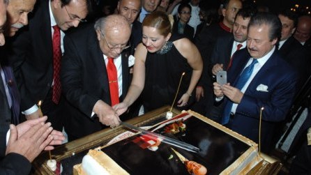 90 yaşını qeyd edən Dəmirəlin hədəfi: “100 yaş günümü görmək istərdim” 