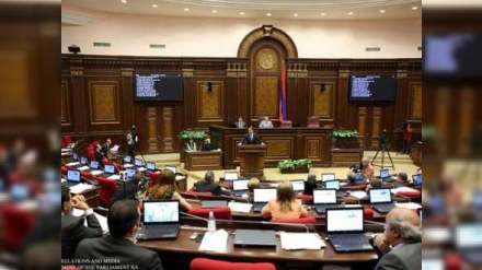 Erməni deputatlar “Qarabağ qanunu"nu boykot etdilər