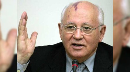 Qorbaçov Obamanı “axsaq ördək” adlandırdı