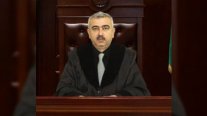 Prezident məhkəmə hakimini vaxtından əvvəl işdən kənarlaşdırdı