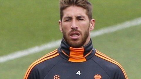 Tanınmış futbolçu 28 yaşında orta məktəbi bitirdi