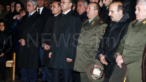 Ermənilər ölən pilotlar üçün "vida mərasim"i təşkil etdi - FOTOLAR