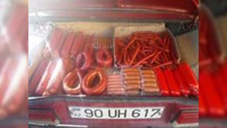 Bakıda radikal dindar qanunsuz olaraq "halal" kolbasası satıb