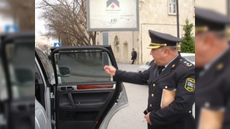 Bakıda pərdəli avtomobil sürən 300 sürücü cərimələndi 