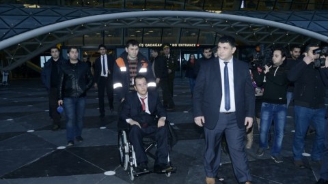 Türkiyədə müalicə alan yaralı əsgərimiz vətənə qayıtdı - FOTOLAR