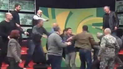 Gürcü siyasi opponentlər canlı efirdə dalaşdılar - VİDEO