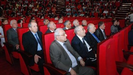 Rektor tələbələrin problemlərinin həlli üçün tapşırıqlar verdi