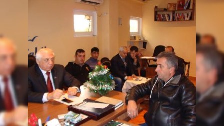 Hadi Rəcəbli seçicilərin problemlərini dinləyib - FOTO