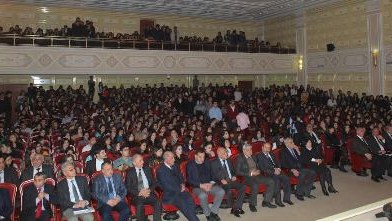 Rektor tələbələrlə görüşüb - FOTO