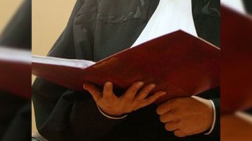 Polisləri döyən azərbaycanlılara hökm oxundu