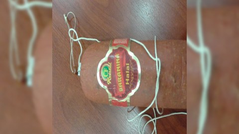 Azərbaycanda satılan "halal" kolbasasında donuz əti və piyi aşkarlandı