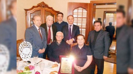 Mətbuat Şurasının təmsilçiləri qocaman jurnalisti ziyarət ediblər - FOTO