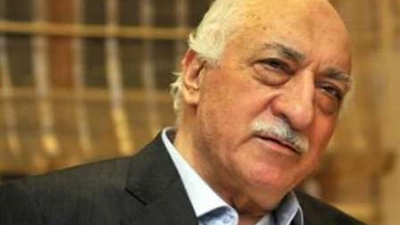 “Zaman”ın baş redaktoru sərbəst buraxıldı, Fətullah Gülən haqqında həbs qərarı verildi 
