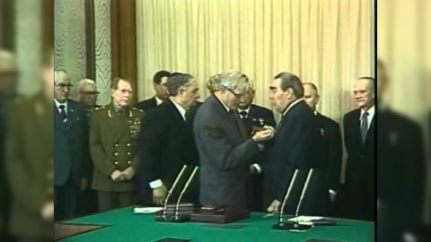 Brejnevin mükafatları - Siyahıda təkcə “Qəhrəman Ana” yoxdur 