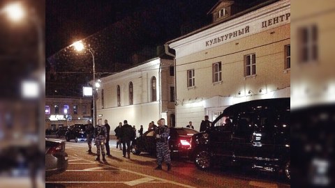 Putinin gimnast sevgilisini avtomatlılar müşayiət edir - FOTO