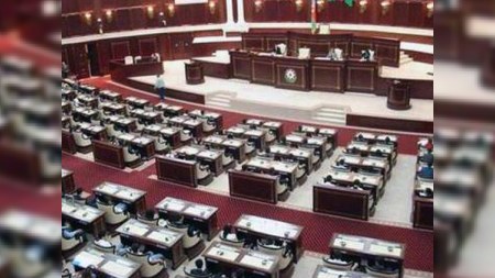 Milli Məclisdə daşınmaz əmlakla bağlı məsuliyyət məsələsinə baxıldı