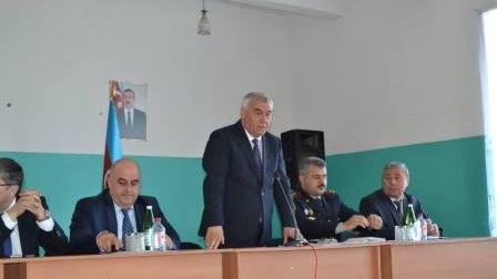 İcra başçısı Bakıda məcburi köçkünlərlə görüşdü 