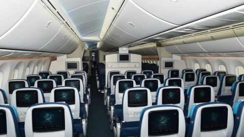 İlham Əliyev Bakıya gətirilmiş “Boeing-787-8” təyyarəsinə baxıb - FOTOLAR