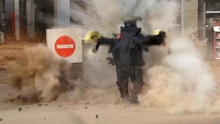 Bomba onu zərərsizləşdirəni göyə uçurdu – FOTOLAR