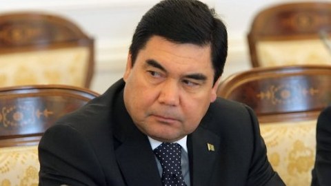 Prezident 11 məmuru cəzalandırdı