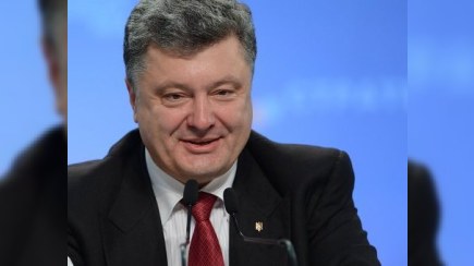 Poroşenko: “Ukrayna Donbasa xüsusi status verməyə hazırdır”