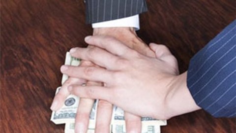 Azərbaycanda bank işçilərinin korrupsiya əməli aşkarlandı