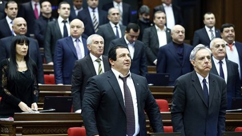 Parlamentin ən intizamsız deputatları - SİYAHI