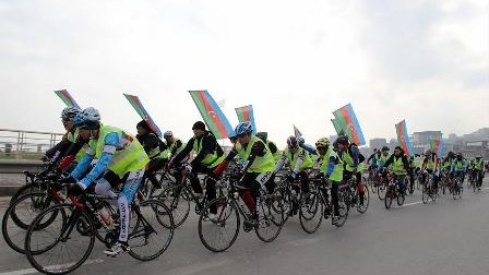 Gənclər Günü ilə bağlı veloyürüş: Deputat və nazir müavini velosiped sürdü - FOTOLAR