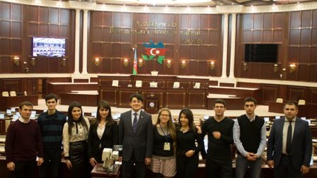 Deputat Milli Məclisdə "ADA" tələbələrinə dərs keçdi - FOTO