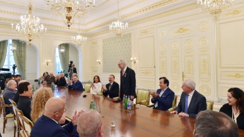 İlham Əliyev: ”Bizi Polad Bülbüloğlu ilə 40 ildən artıqdır ki, dostluq əlaqələri birləşdirir” - FOTOLAR
