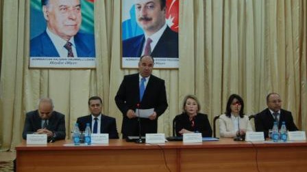 Deputat məmurlardan danışdı - FOTO