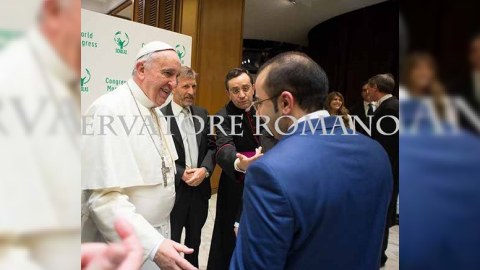 Azərbaycanlı gənc Roma Papası ilə görüşdü - FOTO