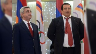 Yerevanda siyasi qarşıdurma - Sərkisyan müxalifət liderinin obyektlərini əlindən alacaq 