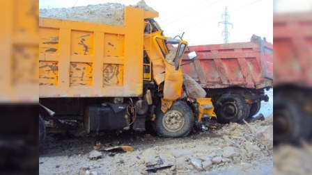 Bakı-Qazax yolunda iki “Shacman” toqquşdu, bir sürücü öldü