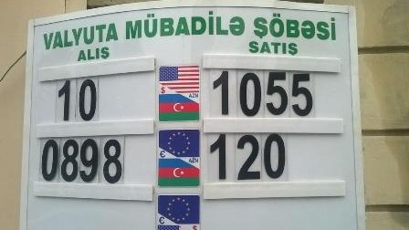 Bakıdakı valyutadəyişmə məntəqələri dollardan niyə imtina edir?