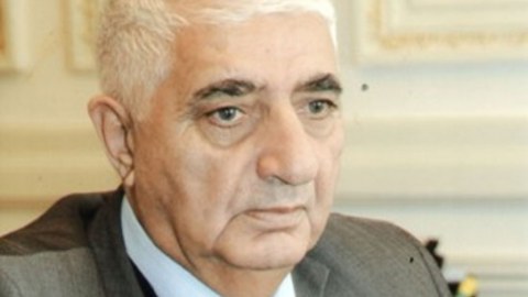 Fikrət Qoca işə qayıdır