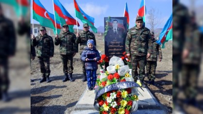 Şəhid hərbçimizin medalı azyaşlı oğluna verildi - FOTOLAR