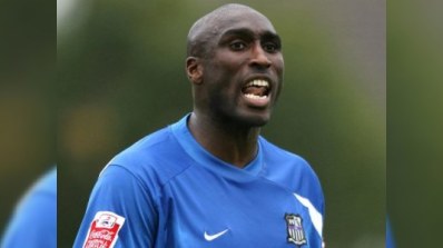 Keçmiş futbolçu Londonun meri olmaq iddiasındadır