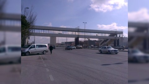 Bakıda tikintisi 90 faiz yekunlaşan bu piyada keçidi söküləcək - FOTO