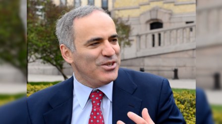 Kasparov: “Nemtsovun ölümü Rusiyada dinc dəyişikliklər ümidini yox etdi”