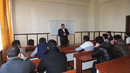 Seymur Verdizadə tələbə-jurnalistlərə mühazirə oxuyub - FOTO