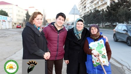Bakıda maraqlı AKSİYA - Süpürgəçi qadınlara 8 mart hədiyyəsi verildi - FOTOLAR